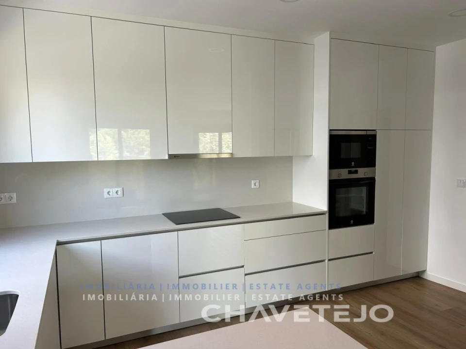 Moradia T4 para Venda em São João Baptista e Santa Maria dos Olivais Foto 12