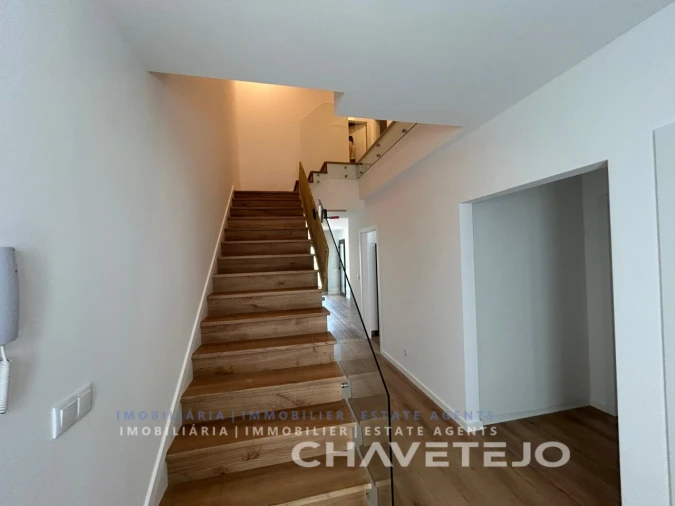 Moradia T4 para Venda em São João Baptista e Santa Maria dos Olivais Foto 25