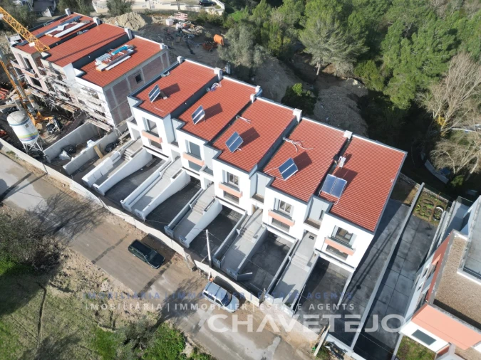 Moradia T4 para Venda em São João Baptista e Santa Maria dos Olivais Foto 3