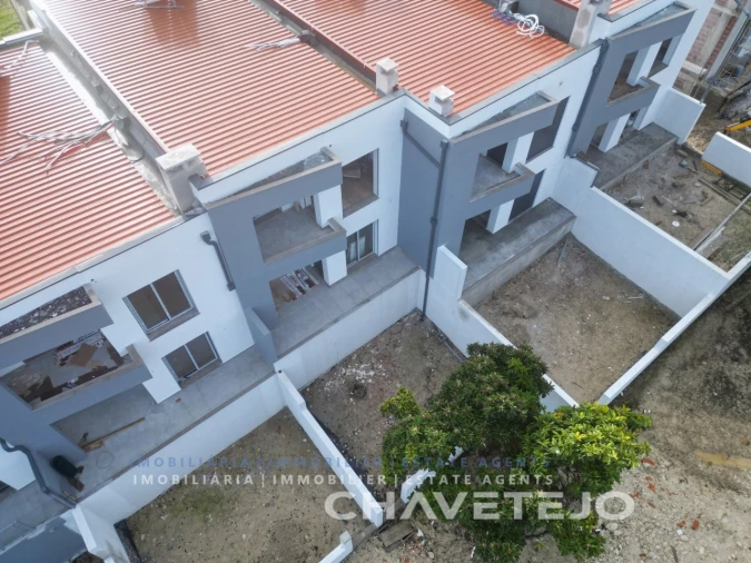 Moradia T4 para Venda em São João Baptista e Santa Maria dos Olivais Foto 7