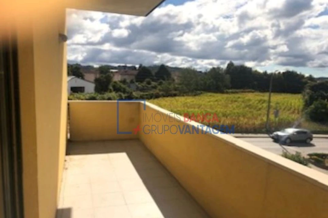 Apartamento T1 para Venda em Paço de Sousa Foto 3