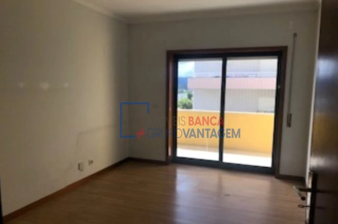 Apartamento T1 para Venda em Paço de Sousa Foto 4