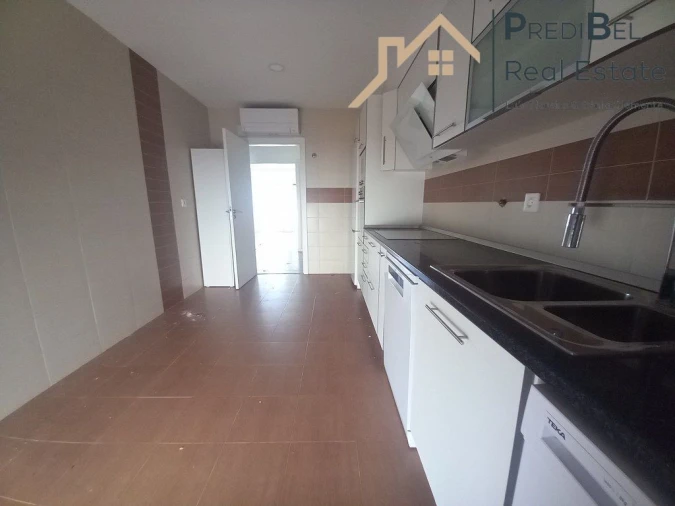 Apartamento T4 para Venda em Castanheira do Ribatejo e Cachoeiras Foto 4