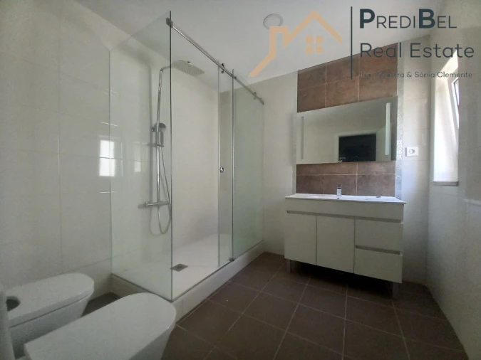 Apartamento T4 para Venda em Castanheira do Ribatejo e Cachoeiras Foto 32