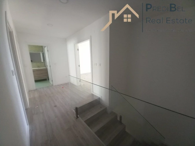 Apartamento T4 para Venda em Castanheira do Ribatejo e Cachoeiras Foto 9