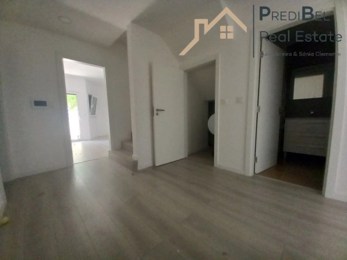 Apartamento T4 para Venda em Castanheira do Ribatejo e Cachoeiras Foto 25