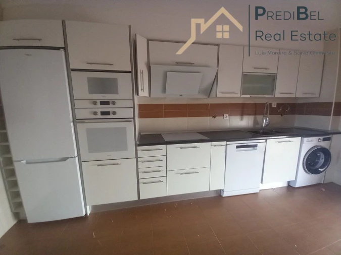 Apartamento T4 para Venda em Castanheira do Ribatejo e Cachoeiras