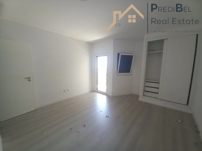 Apartamento T4 para Venda em Castanheira do Ribatejo e Cachoeiras Foto 29