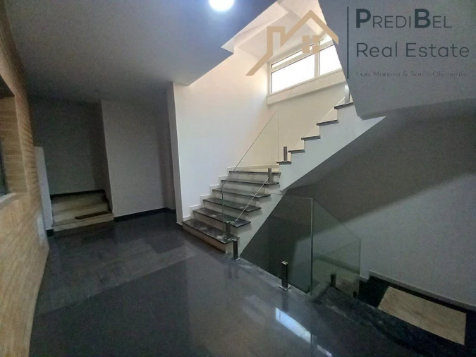 Apartamento T4 para Venda em Castanheira do Ribatejo e Cachoeiras Foto 38