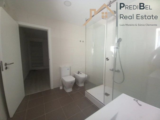 Apartamento T4 para Venda em Castanheira do Ribatejo e Cachoeiras Foto 33