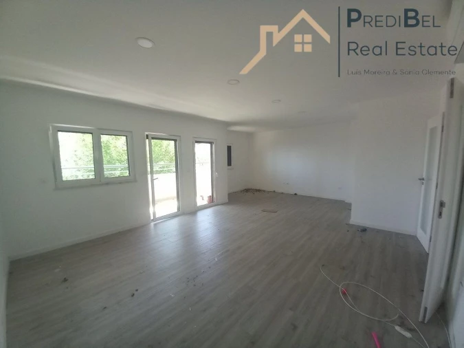 Apartamento T4 para Venda em Castanheira do Ribatejo e Cachoeiras Foto 5