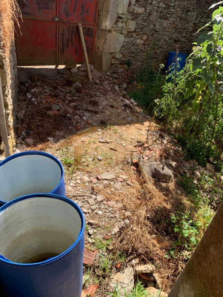 Moradia T4 para Venda em Folhadela Foto 3