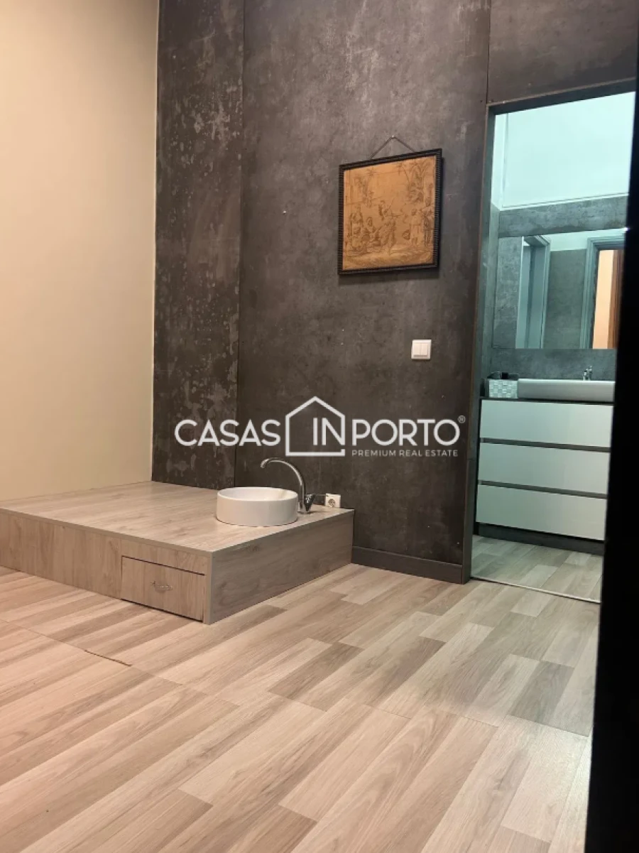 Loja para Arrendamento em Lordelo do Ouro e Massarelos Foto 8