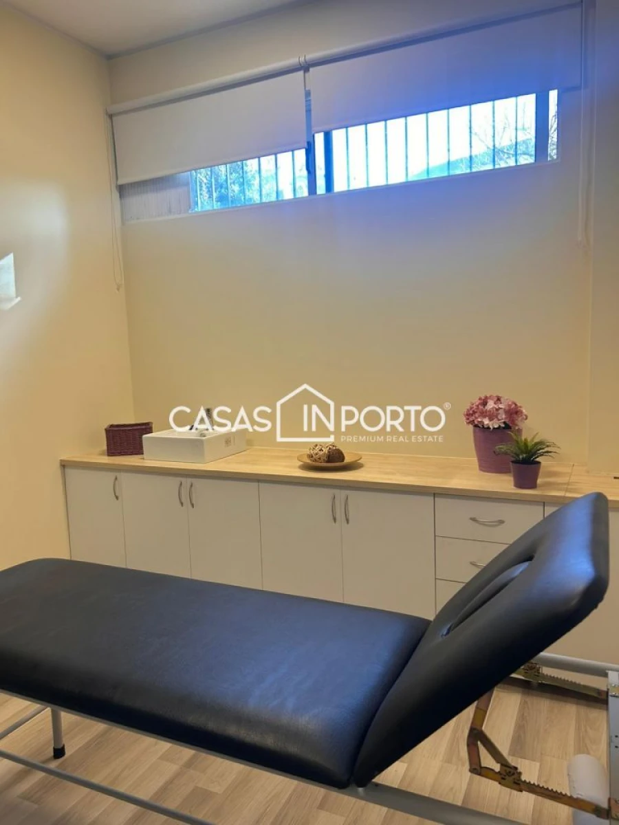 Loja para Arrendamento em Lordelo do Ouro e Massarelos Foto 10