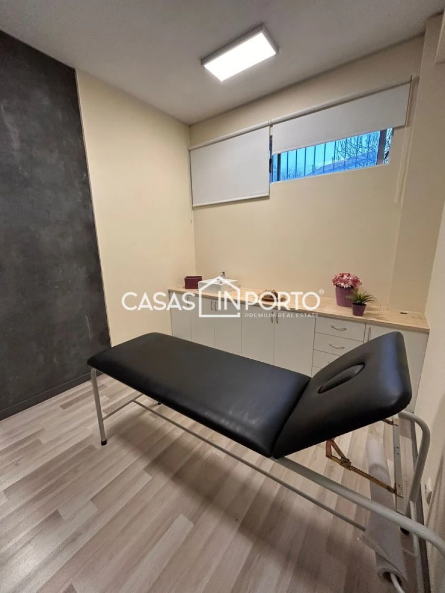 Loja para Arrendamento em Lordelo do Ouro e Massarelos Foto 15