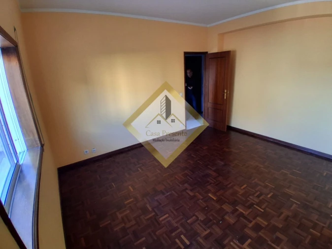 Apartamento T2 para Venda em Rio Tinto Foto 13
