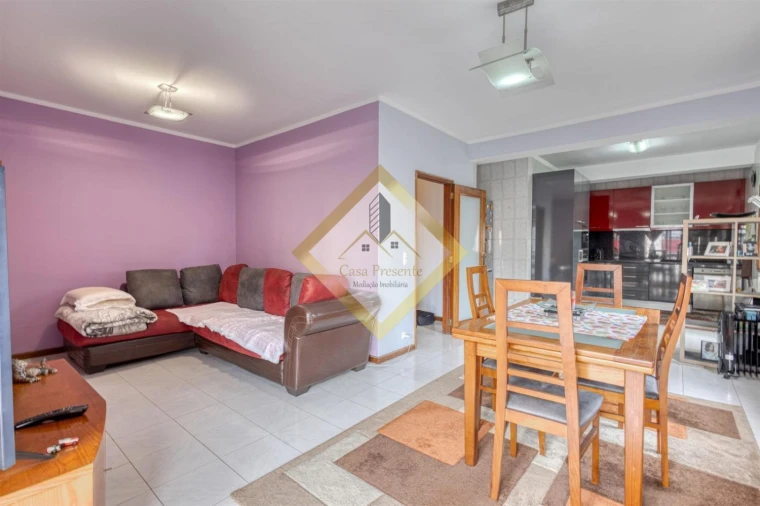 Apartamento T2 para Venda em Rio Tinto Foto 3