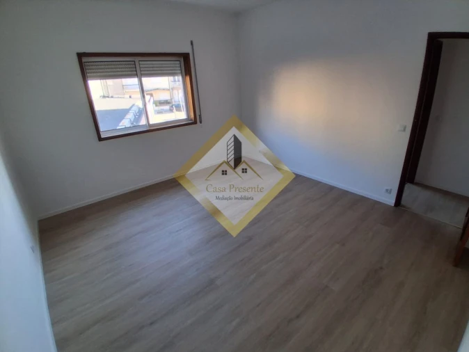 Apartamento T2 para Venda em Rio Tinto Foto 4