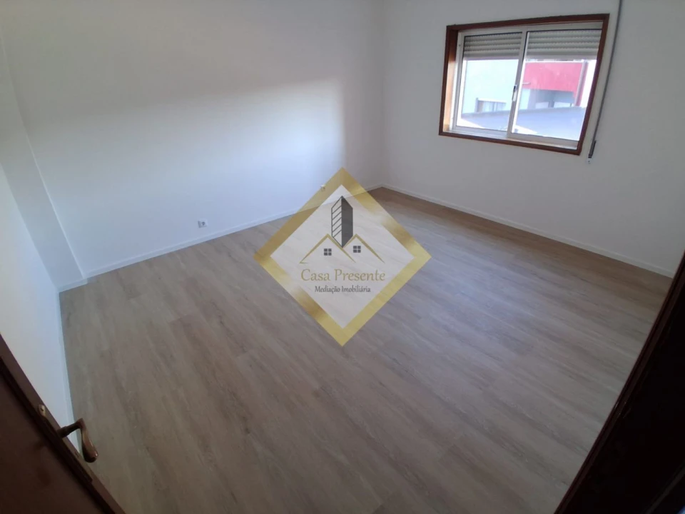 Apartamento T2 para Venda em Rio Tinto Foto 8