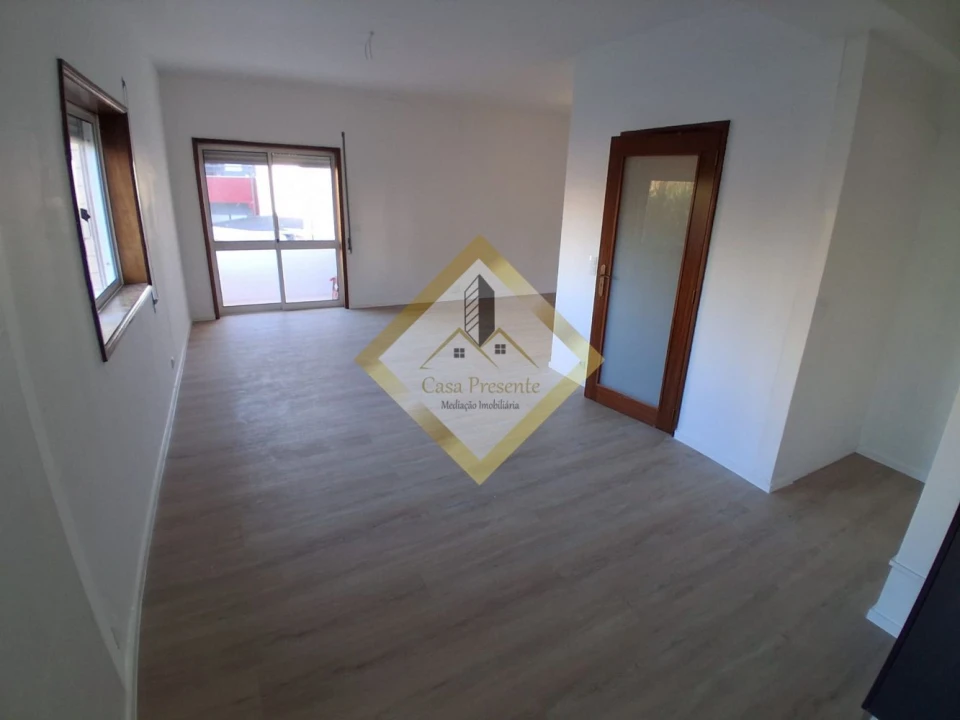 Apartamento T2 para Venda em Rio Tinto Foto 14