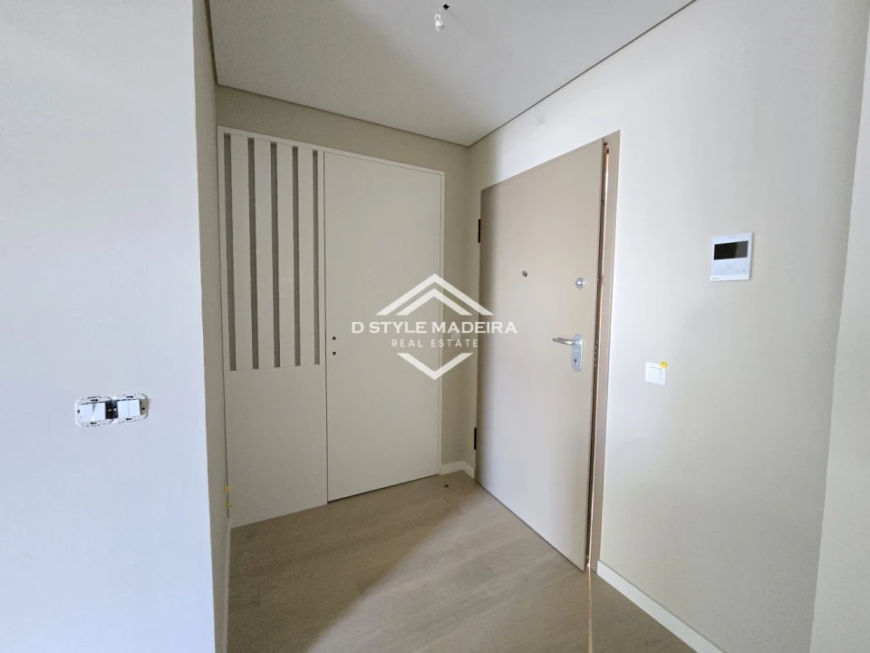 Apartamento T2 para Venda em São Martinho Foto 2