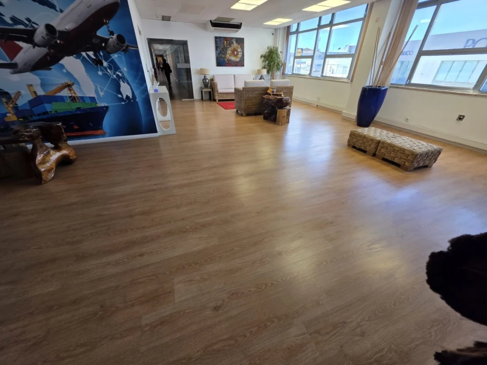 Loja para Venda em Parque das Nações Foto 6