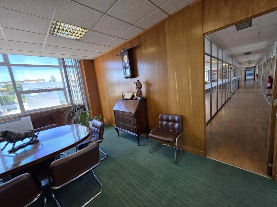 Loja para Venda em Parque das Nações Foto 3