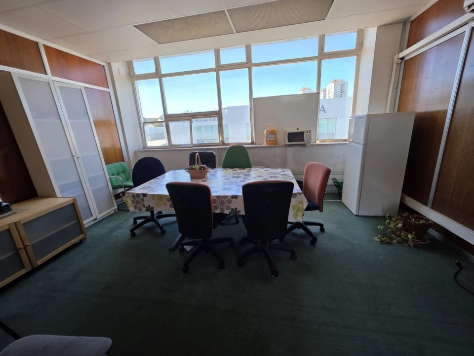 Loja para Venda em Parque das Nações Foto 13