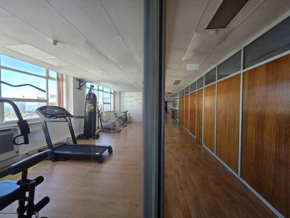 Loja para Venda em Parque das Nações Foto 4