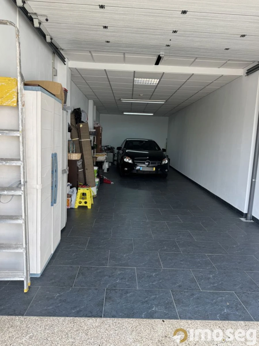 Loja para Venda em Roriz Foto 4