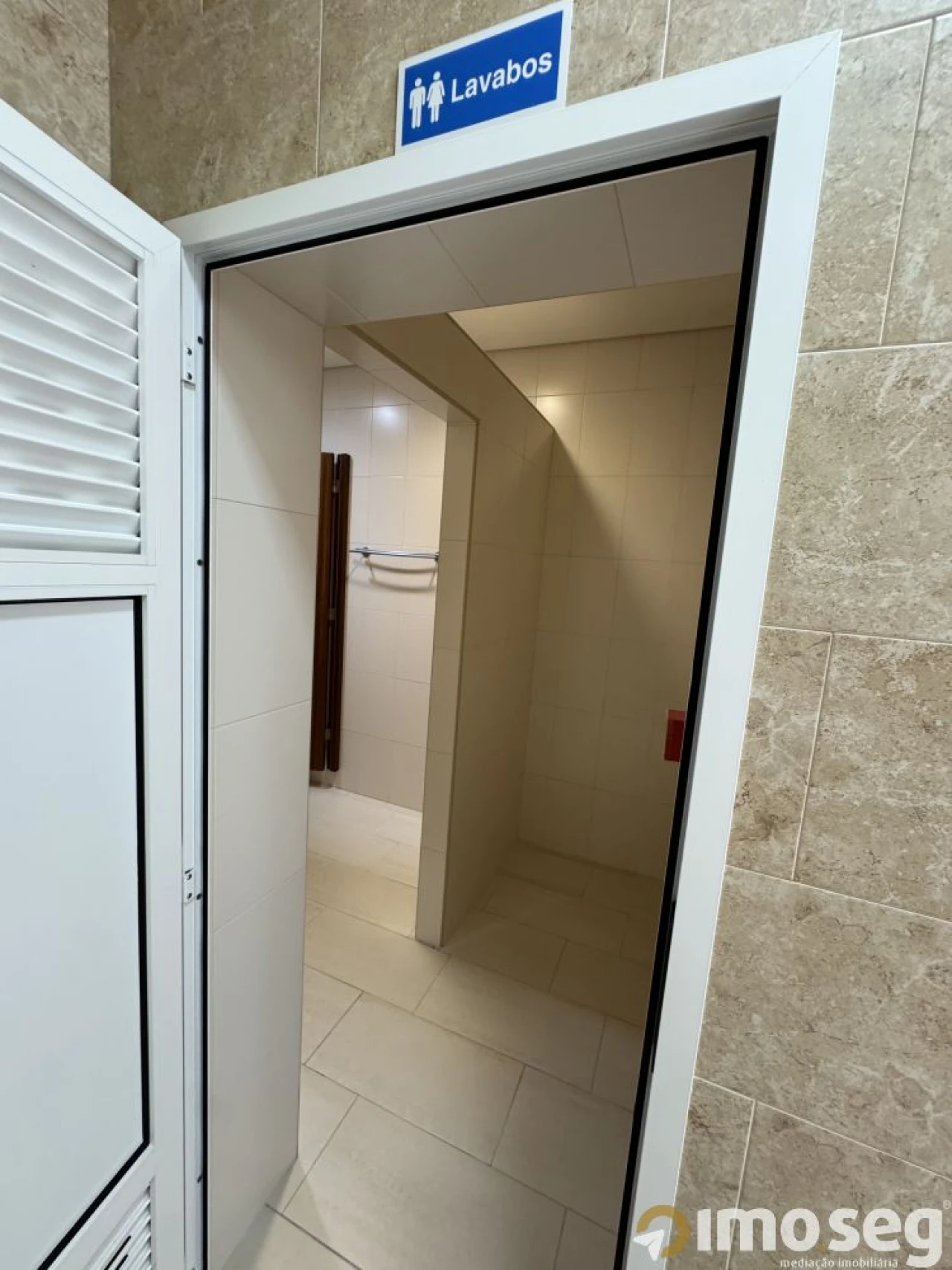 Loja para Venda em Roriz Foto 11