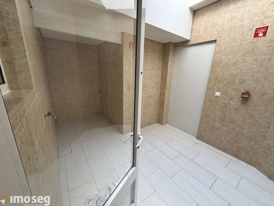 Loja para Venda em Roriz Foto 10