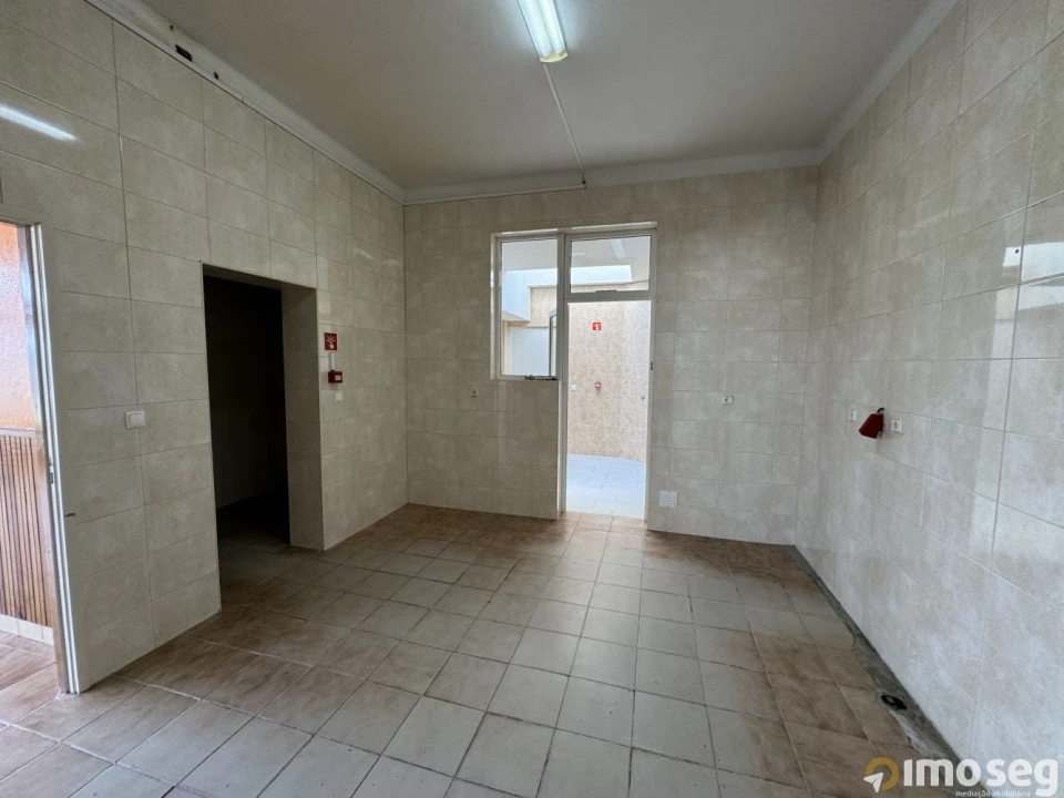 Loja para Venda em Roriz Foto 9