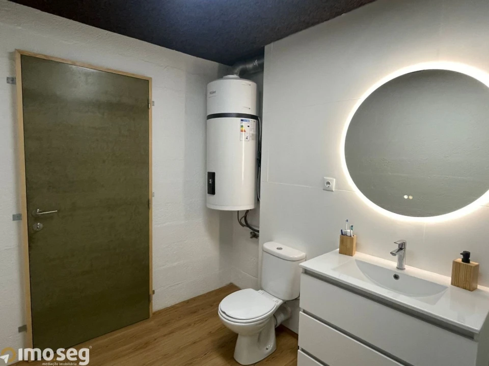 Moradia T1 para Venda em São Tomé de Negrelos Foto 5