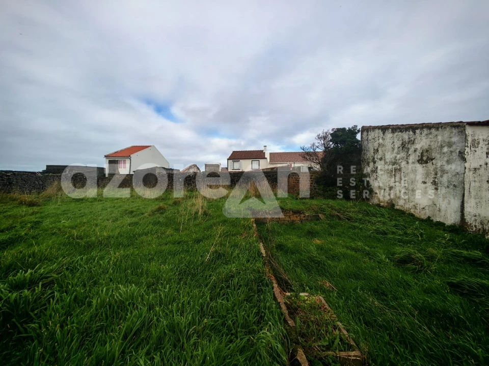 Moradia T3 para Venda em Fenais da Luz Foto 24