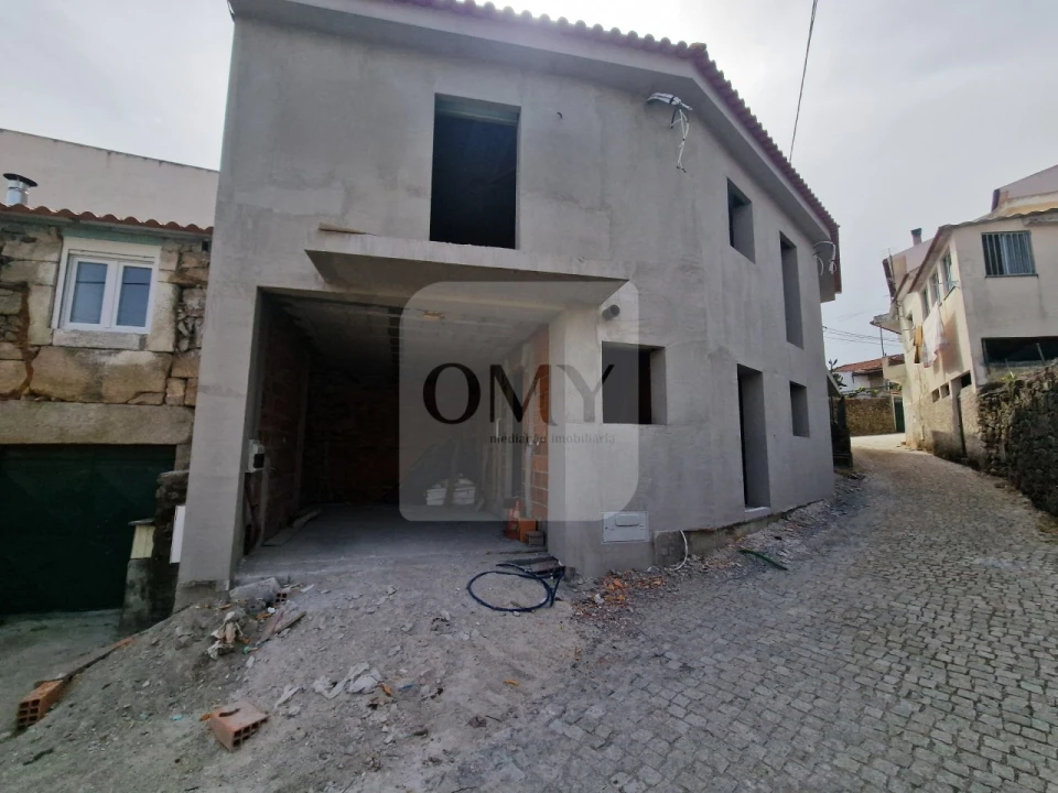 Moradia T3 para Venda em Alijo Foto 15