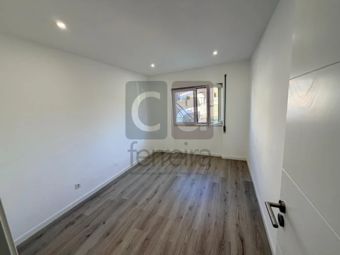 Apartamento T2 para Venda em Barreiro e Lavradio Foto 6