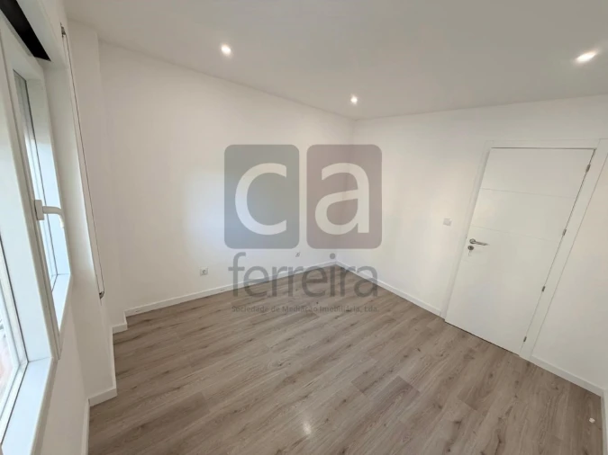 Apartamento T2 para Venda em Barreiro e Lavradio Foto 9