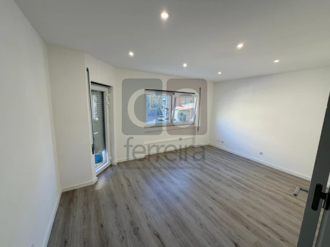 Apartamento T2 para Venda em Barreiro e Lavradio Foto 11