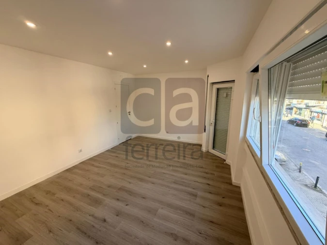 Apartamento T2 para Venda em Barreiro e Lavradio Foto 12