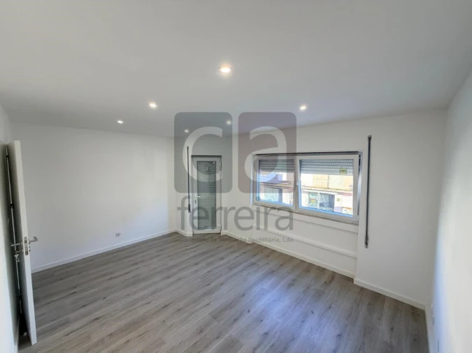 Apartamento T2 para Venda em Barreiro e Lavradio Foto 13