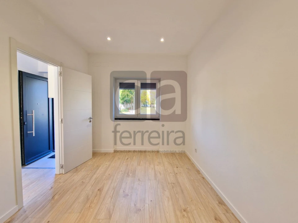 Moradia T2 para Venda em Benfica do Ribatejo Foto 14