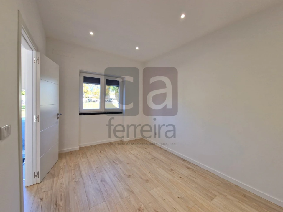 Moradia T2 para Venda em Benfica do Ribatejo Foto 15