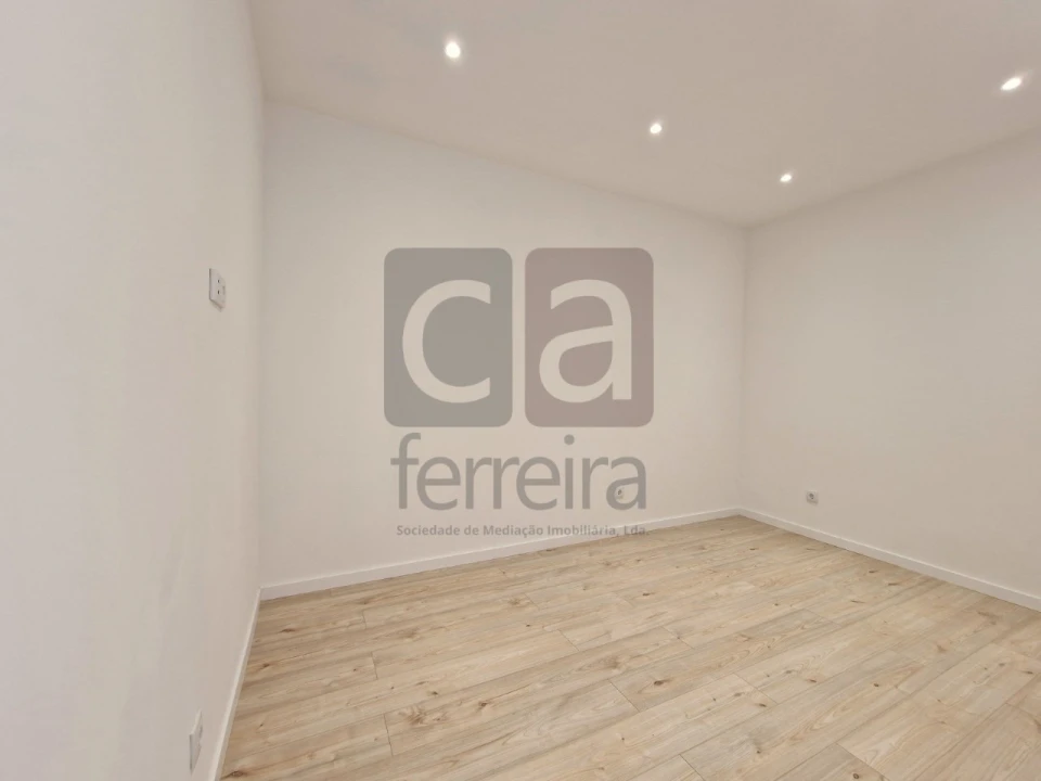 Moradia T2 para Venda em Benfica do Ribatejo Foto 16