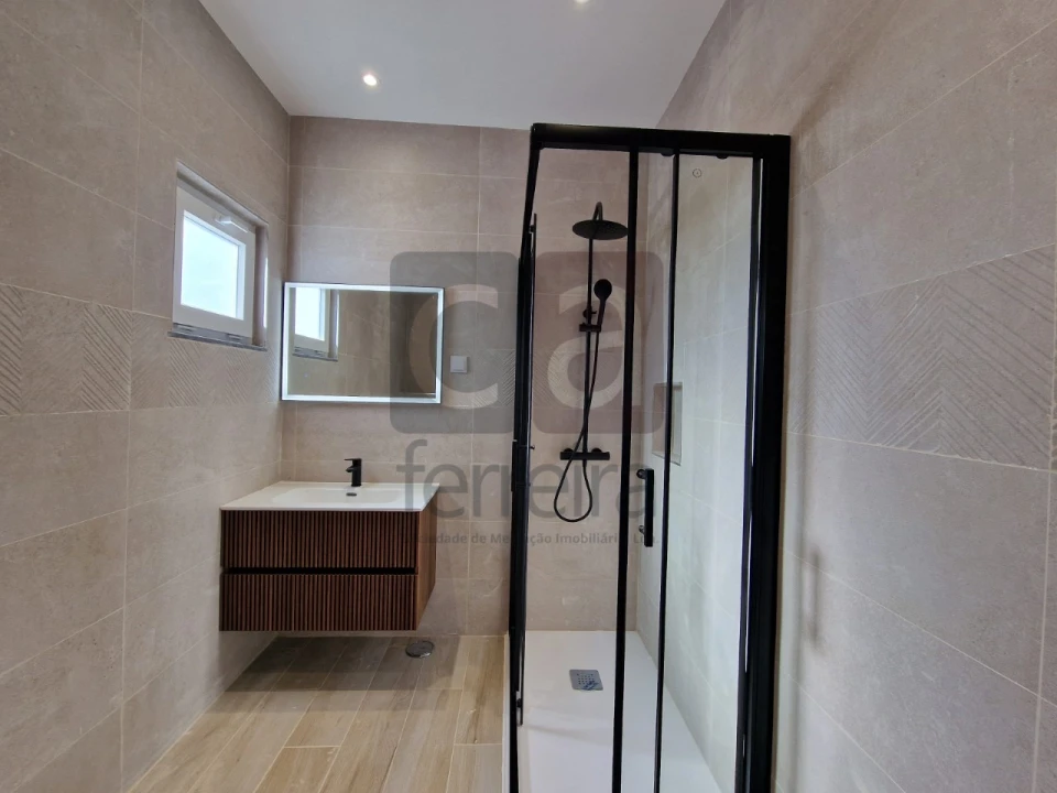 Moradia T2 para Venda em Benfica do Ribatejo Foto 24