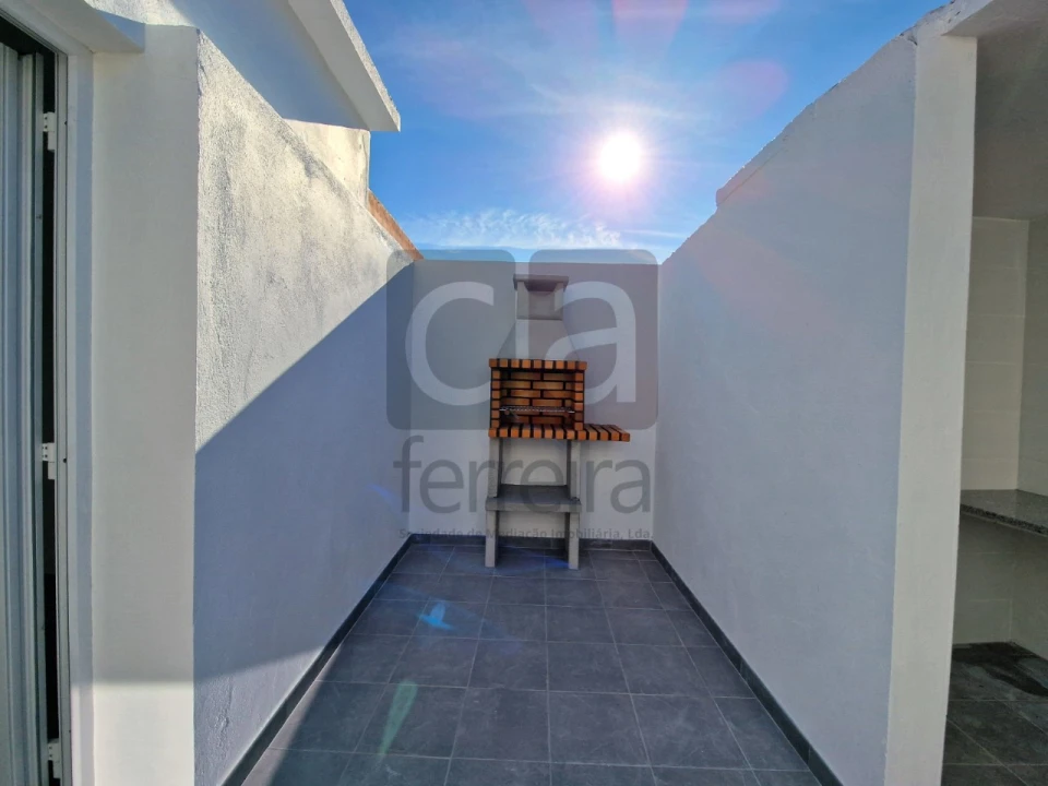 Moradia T2 para Venda em Benfica do Ribatejo Foto 28