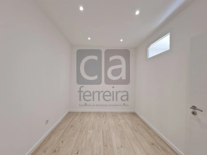 Moradia T2 para Venda em Benfica do Ribatejo Foto 18