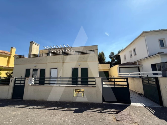 Moradia T3 para Venda em Aradas Foto 1