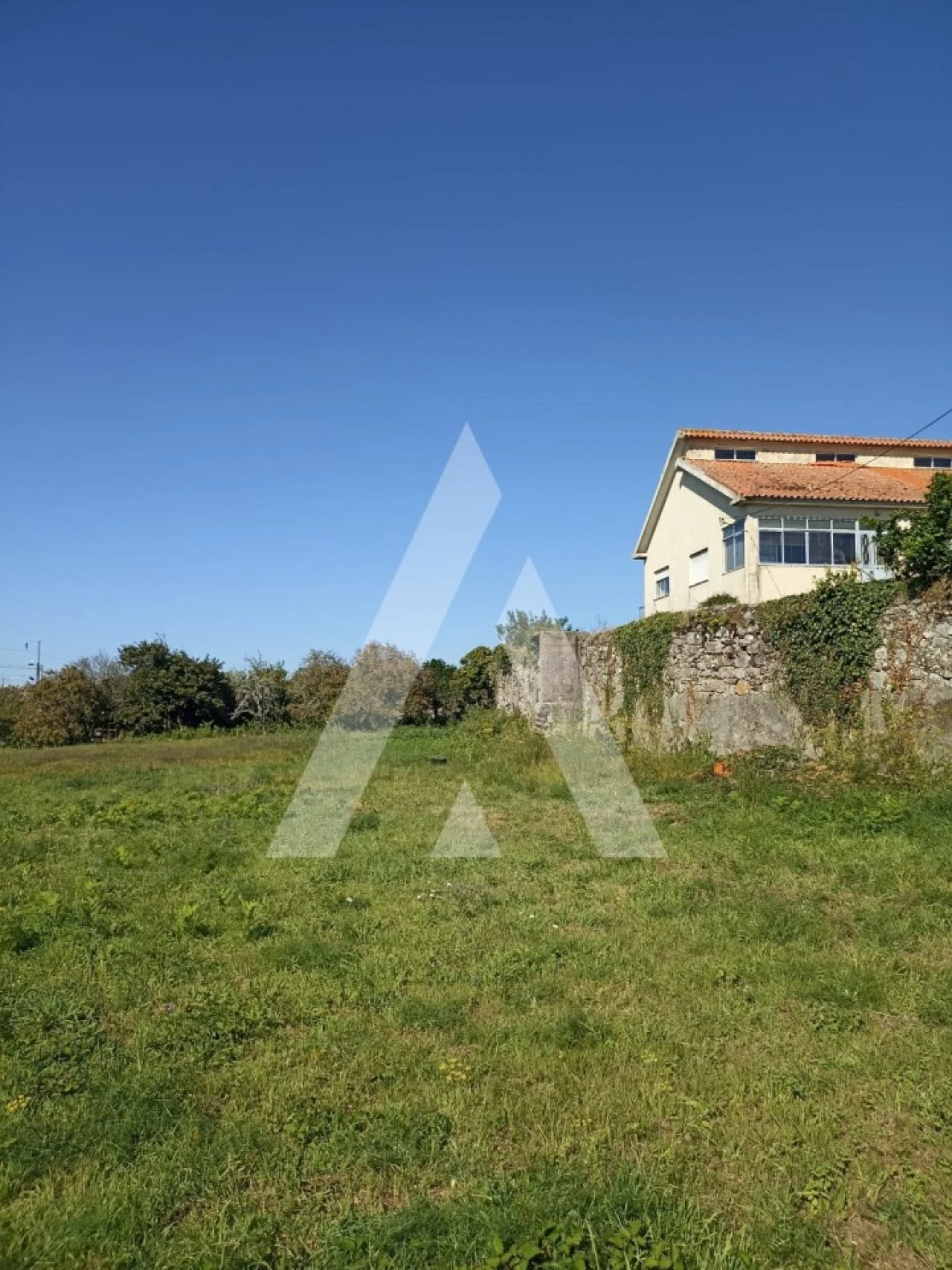 Terreno para Venda em Carreço Foto 2