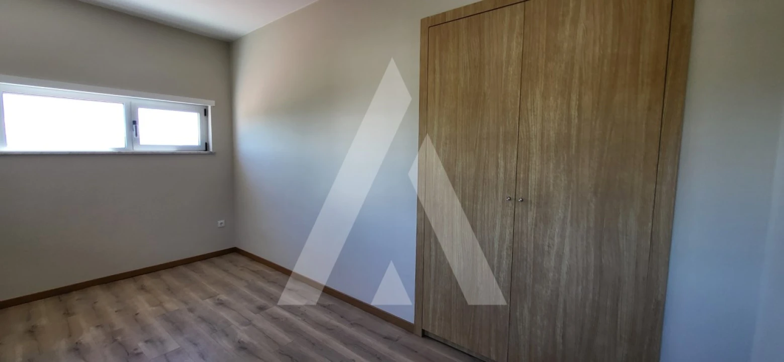 Apartamento T1 para Venda em Cavernães Foto 7